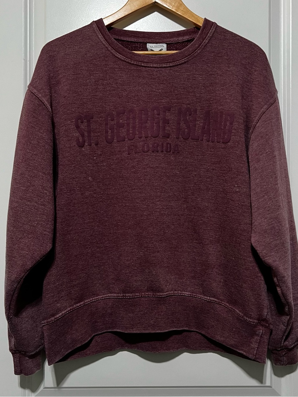 U.S. Vintage Women’s St. George Island Florida Crewneck Sweatshirt in Crimson